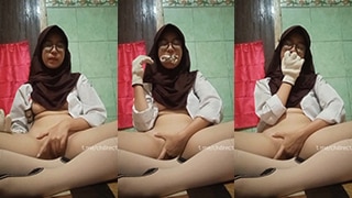 ABG Esemah Yuva BDSM Colmek Mulutnya Sumpel Pake CD