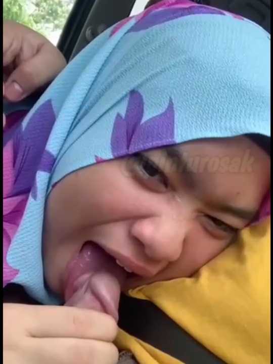 Si Hijab Hyper Agak Kecewa Liat Titit Pacarnya Yang Pendek