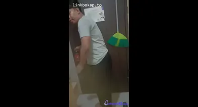 Jilbab Putri Godain Bapak Kos – Bokep Indo