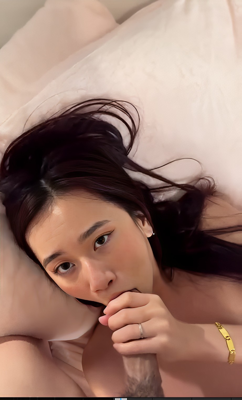 Punya Mama Tiri Yang Seumuran