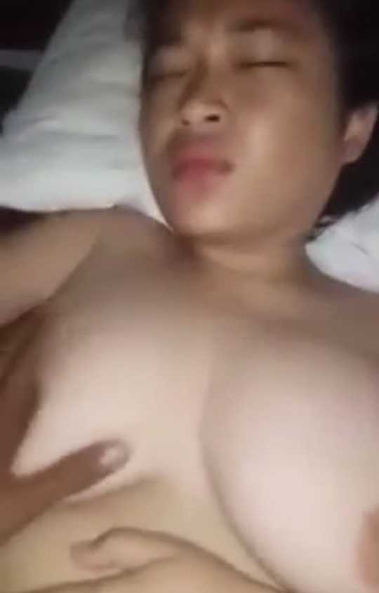 Masih Esema Body Sama Memeknya Yahud Banget