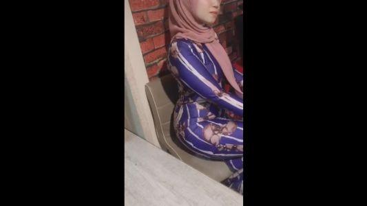 Bokep Tante Pakaian Ketat Hot Ngentot