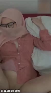 Bokep Hijab Pink Berkacamata Viral Twitter – BOKEPSIN COM – DoodStream